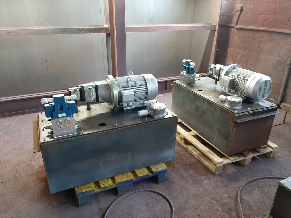 livraison 2 centrales hydrauliques assemblées