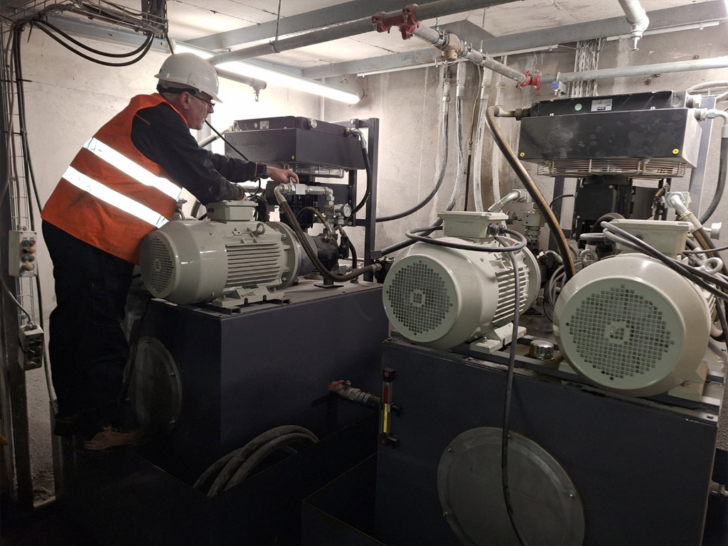 maintenance centrale hydraulique centre incinération poubelle ile de France